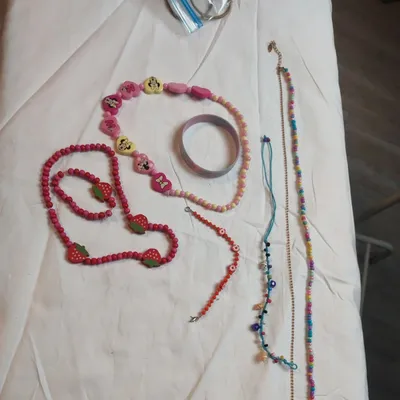 Lot bijoux fantaisie fille